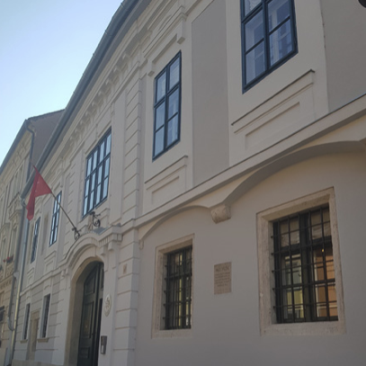 Székház négyzetes